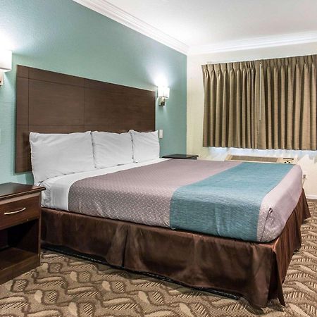 Rodeway Inn & Suites Inglewood Extérieur photo