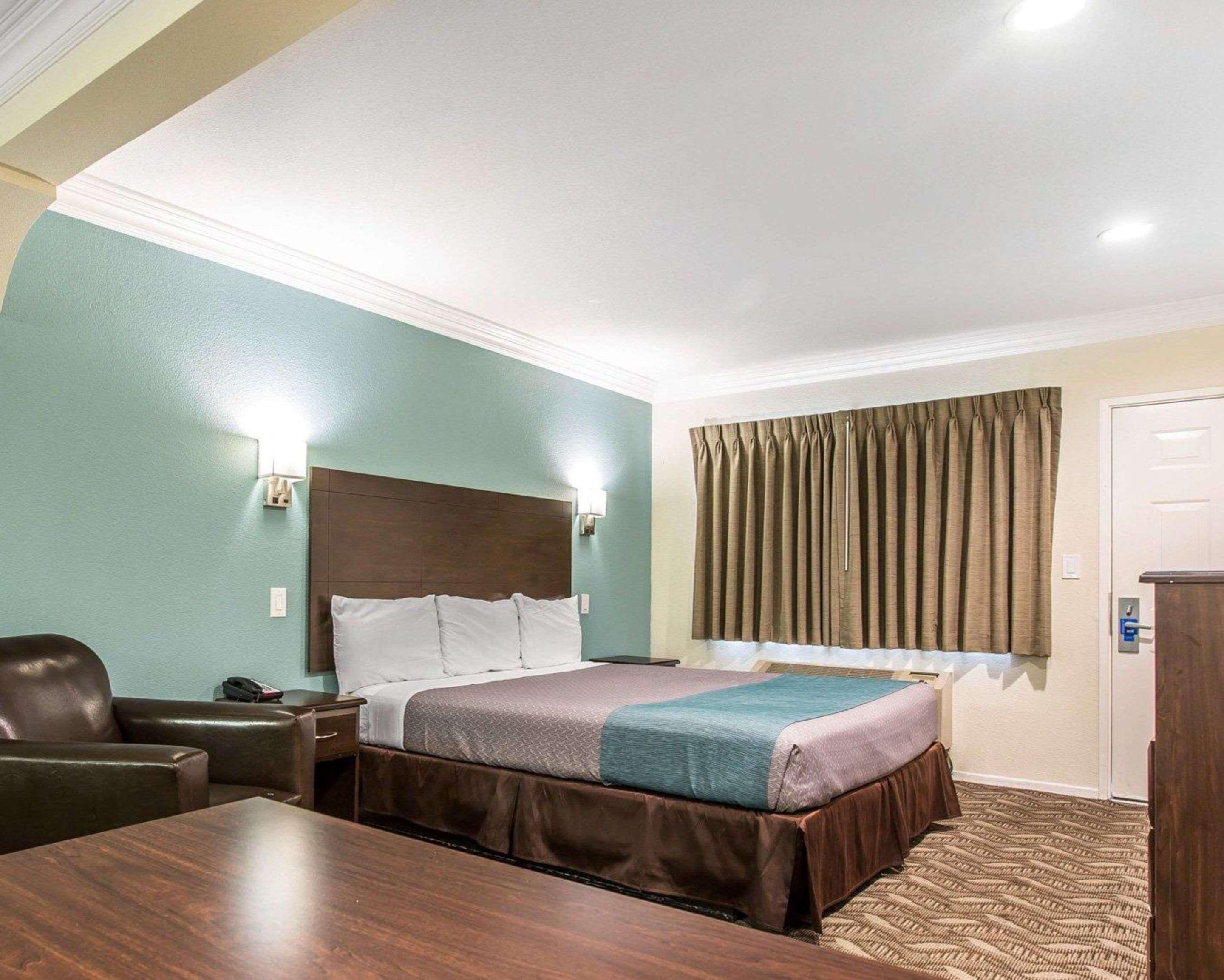 Rodeway Inn & Suites Inglewood Extérieur photo