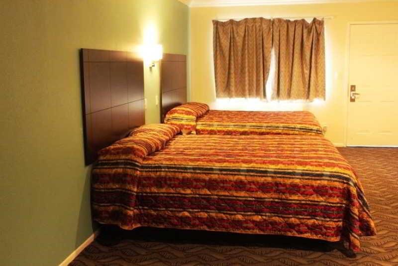 Rodeway Inn & Suites Inglewood Extérieur photo