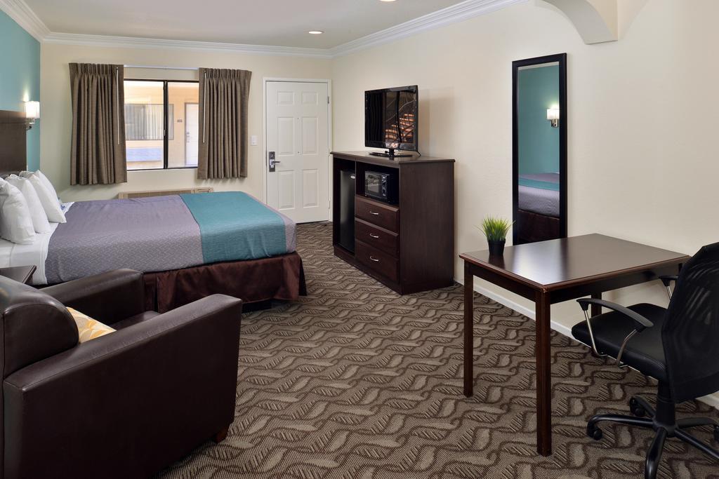 Rodeway Inn & Suites Inglewood Extérieur photo