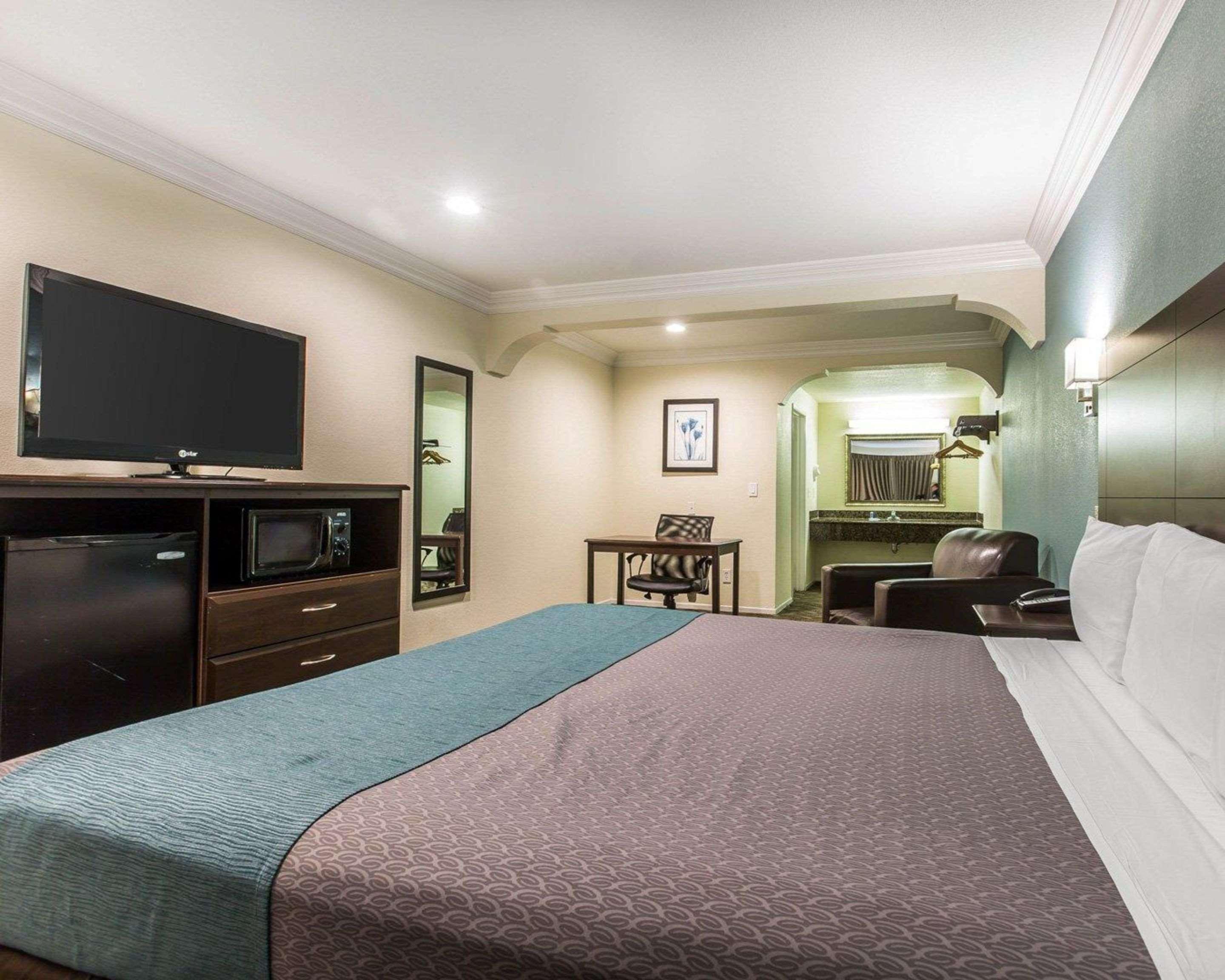 Rodeway Inn & Suites Inglewood Extérieur photo