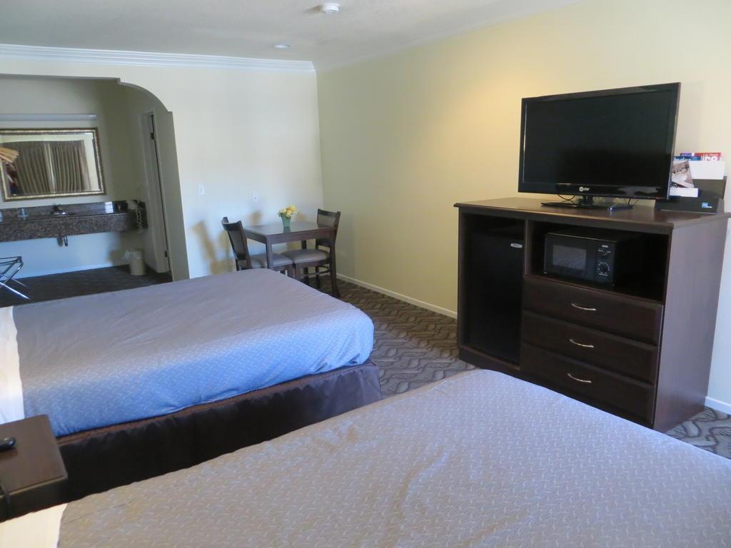 Rodeway Inn & Suites Inglewood Extérieur photo