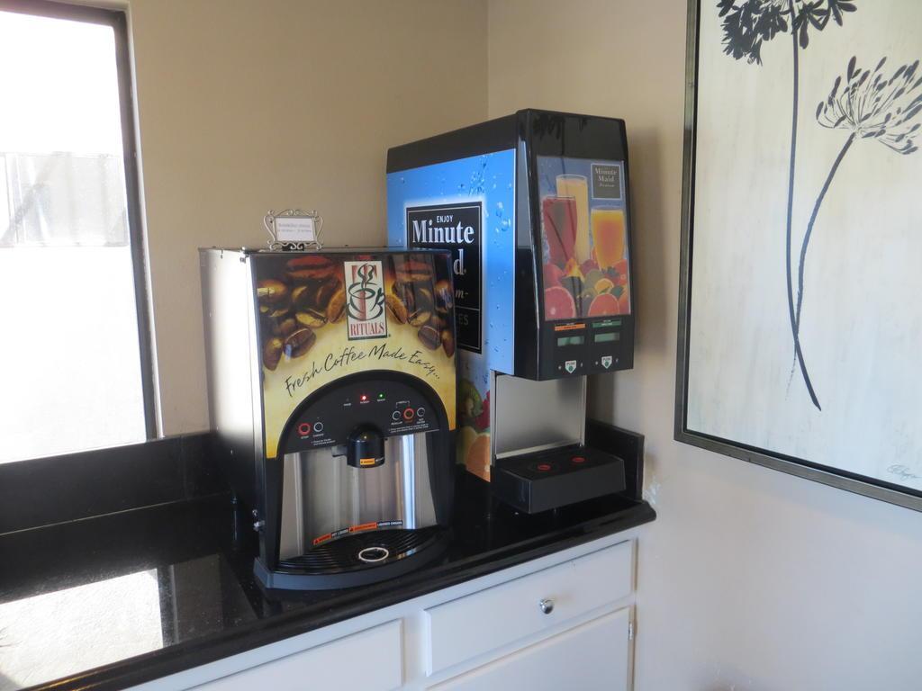 Rodeway Inn & Suites Inglewood Extérieur photo