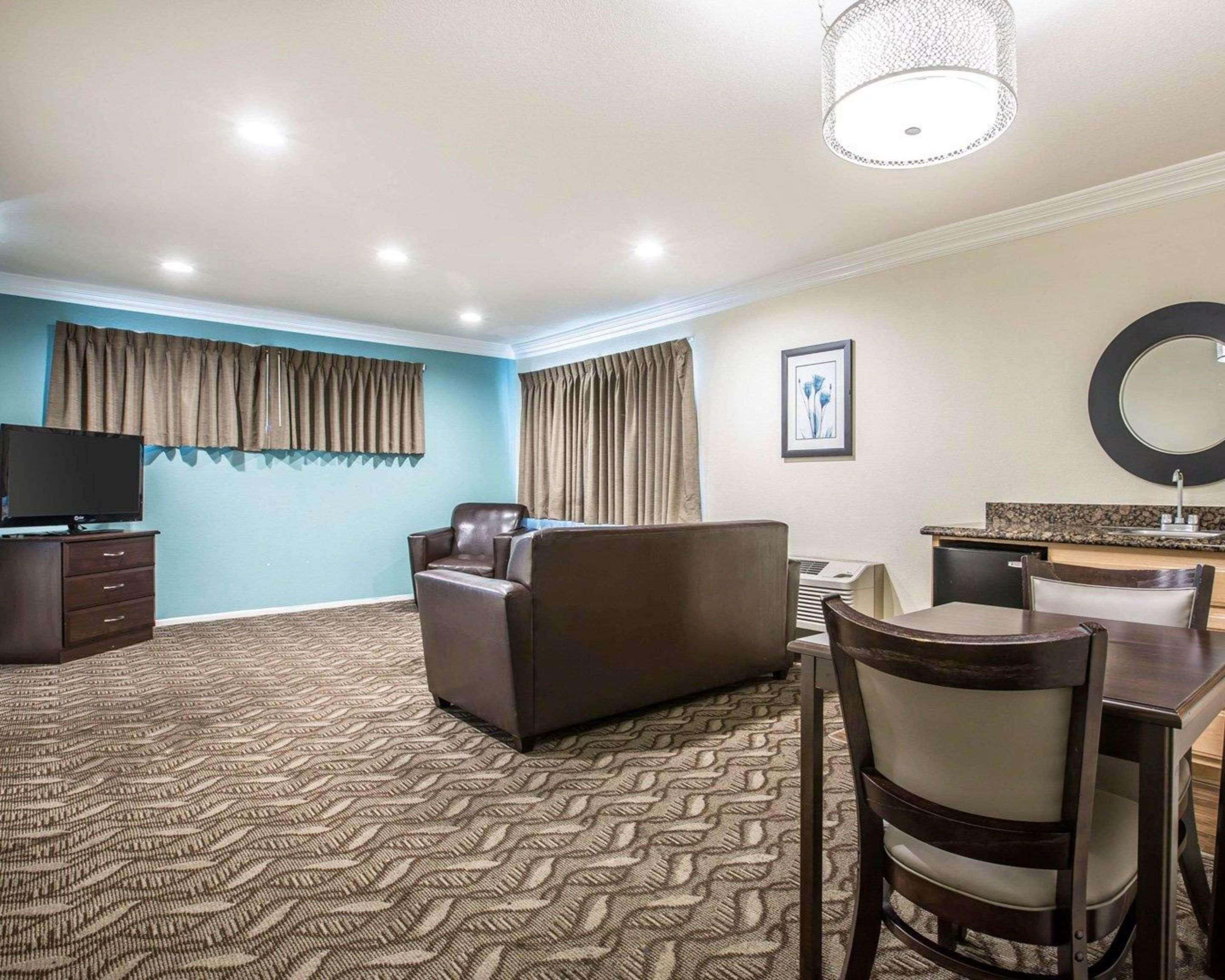 Rodeway Inn & Suites Inglewood Extérieur photo