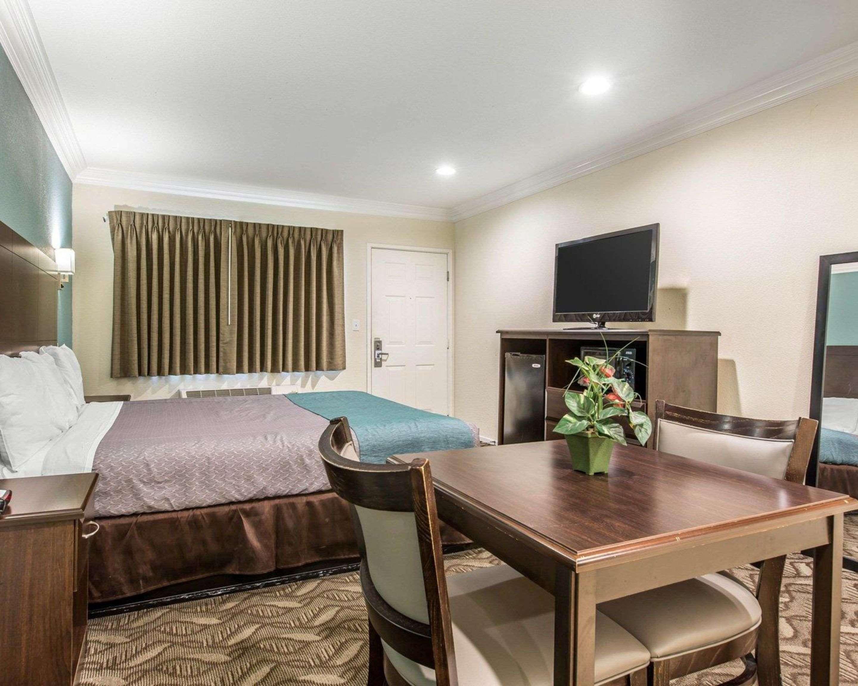 Rodeway Inn & Suites Inglewood Extérieur photo